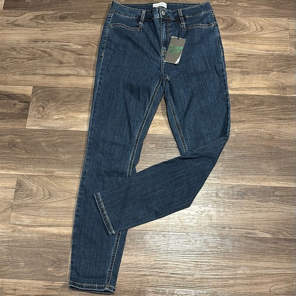 **NWT** Studio Blue Jeans - Picture 2 of 7